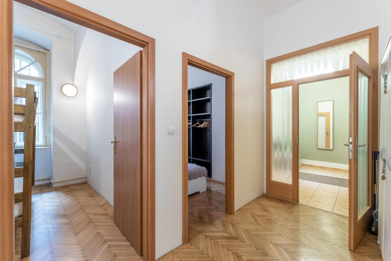 Spacious 3 Bedroom Apartment In The Heart Of براغ المظهر الخارجي الصورة