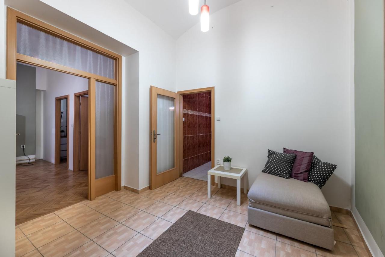 Spacious 3 Bedroom Apartment In The Heart Of براغ المظهر الخارجي الصورة