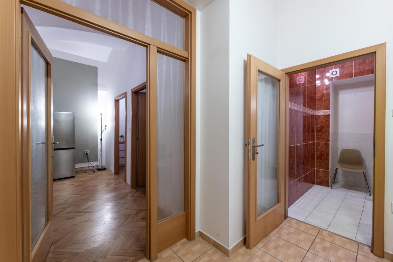 Spacious 3 Bedroom Apartment In The Heart Of براغ المظهر الخارجي الصورة
